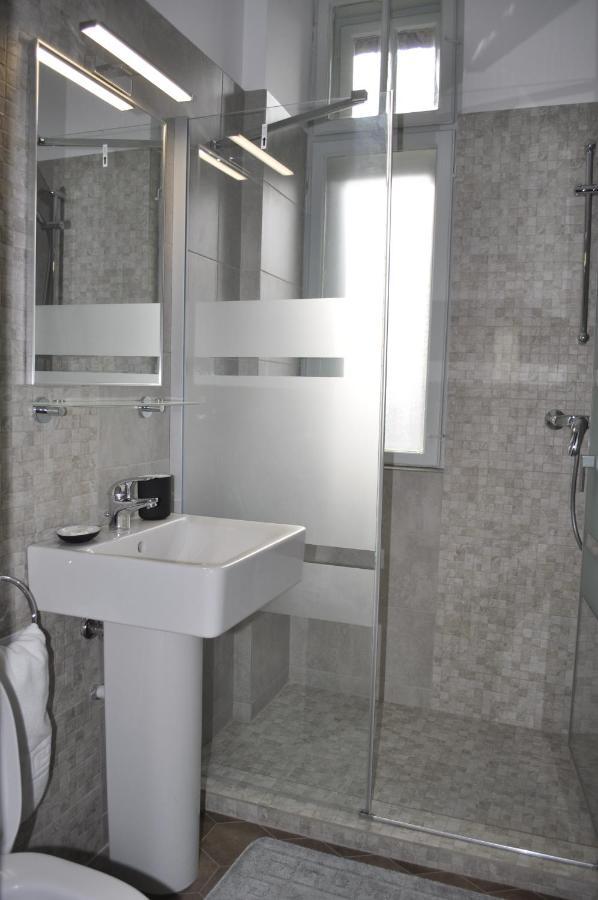 Hotel Triumf บูคาเรสต์ ภายนอก รูปภาพ