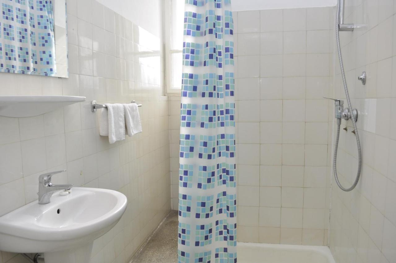 Hotel Triumf บูคาเรสต์ ภายนอก รูปภาพ