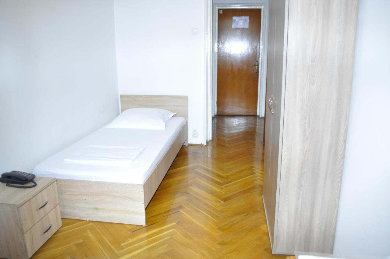 Hotel Triumf บูคาเรสต์ ภายนอก รูปภาพ