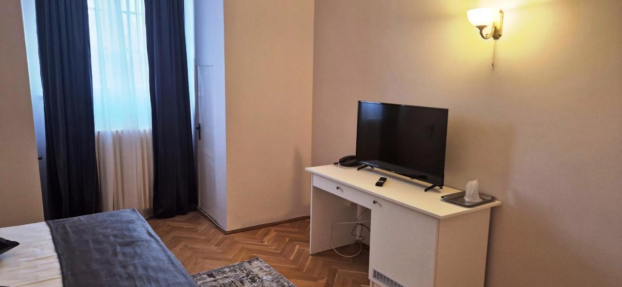 Hotel Triumf บูคาเรสต์ ภายนอก รูปภาพ